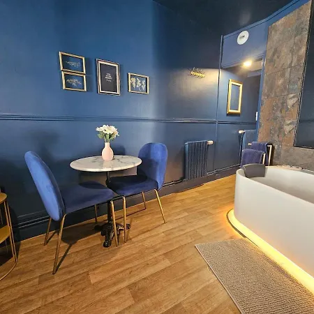 Blueroom Romantique Avec Balneo Privee * Ablon-sur-Seine